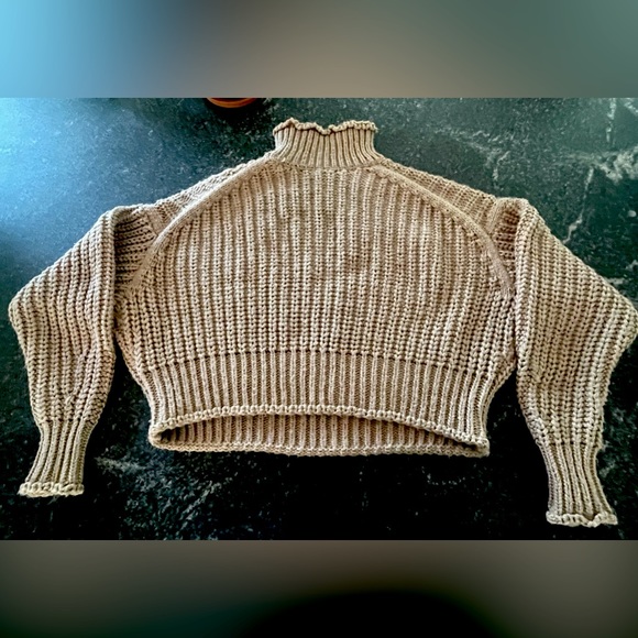 H%M drop shoulder oversized turtleneck - Picture 1 of 2